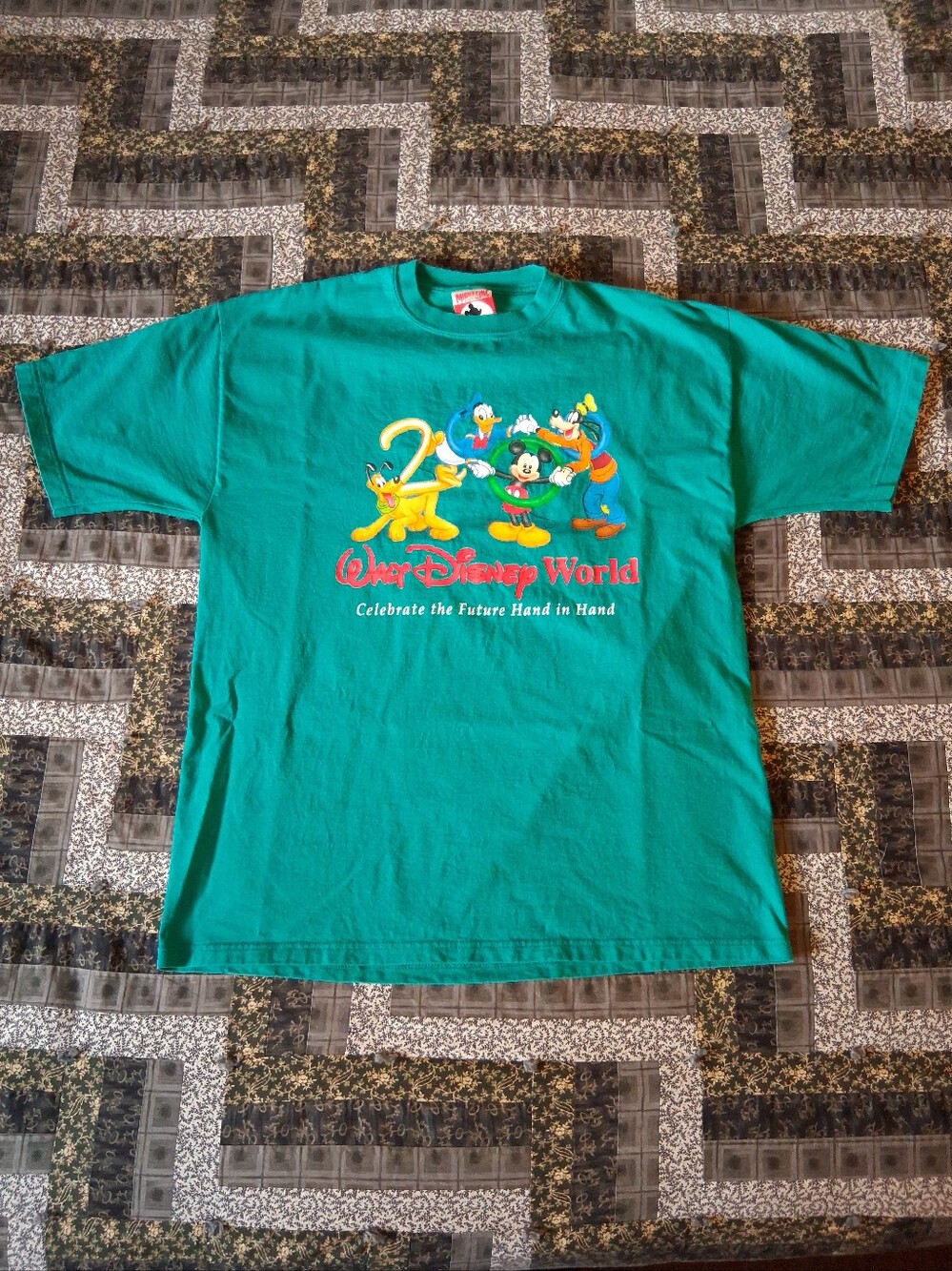 VTG Y2K 2000 Mickey, Inc. Disney World Celebrate the Future Green T-Shirt Medium